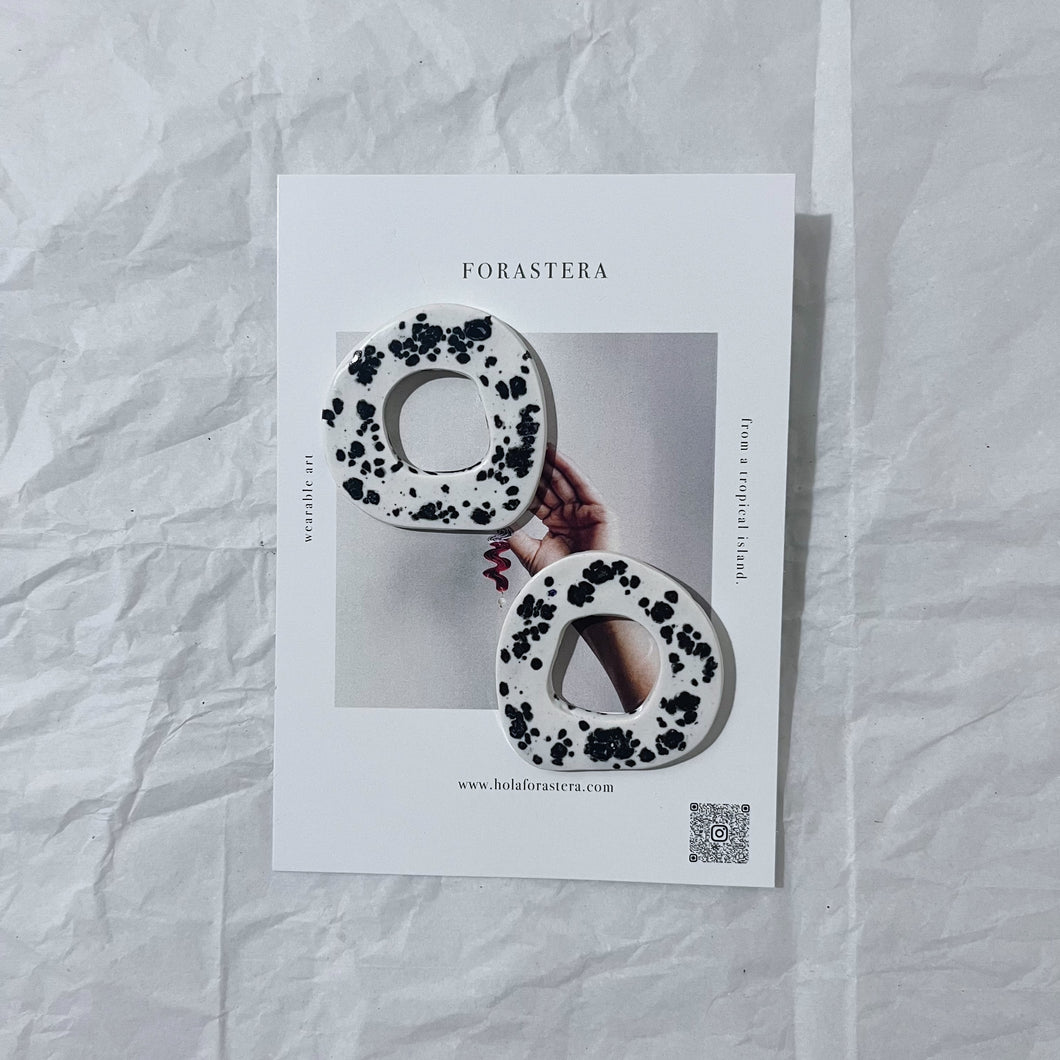 Maca studs earrings