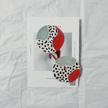 Load image into Gallery viewer, Taíno studs (MÁS COLORES DISPONIBLES)
