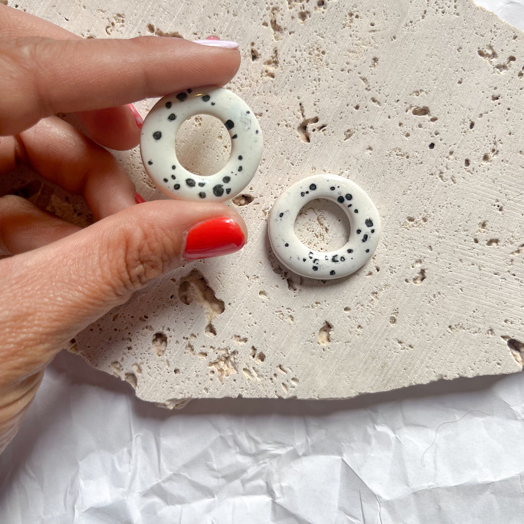 Hueso studs